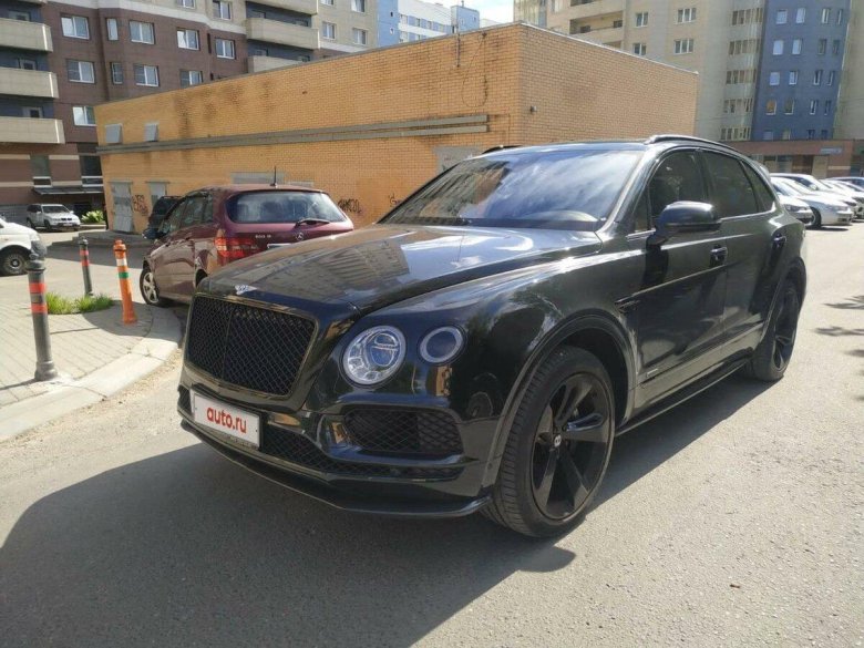 Бентли Бентайга 2022