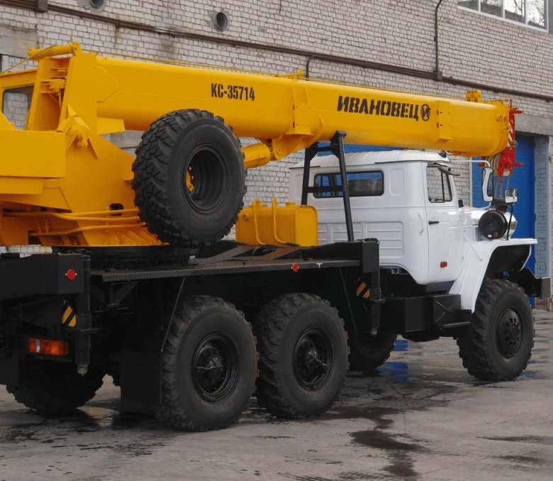 Автокран Ивановец КС-35714