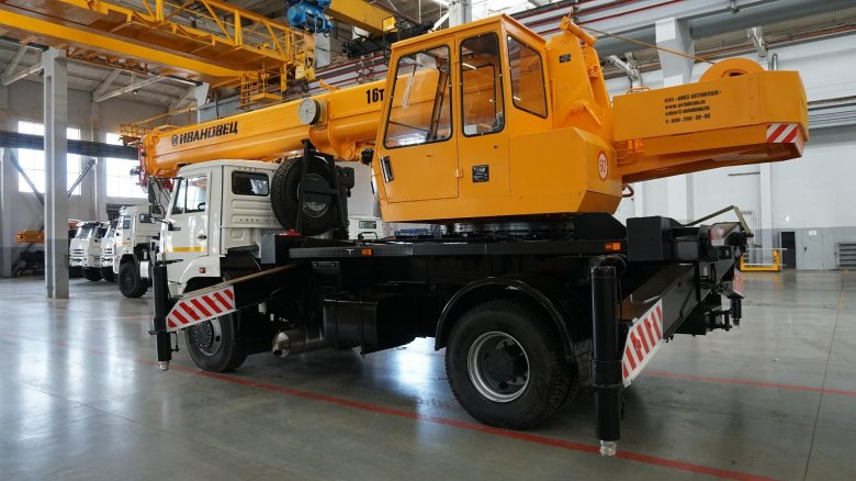 Автокран Ивановец КС-35714к-3