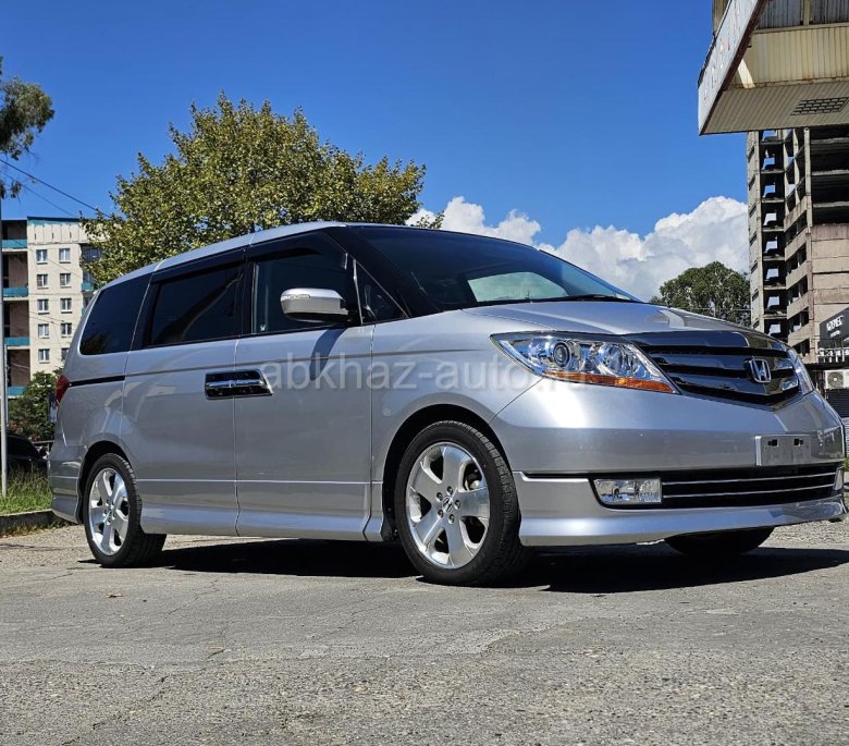 Nissan serena ii (c24)