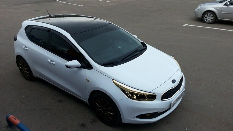 Киа СИД 2 С черной крышей