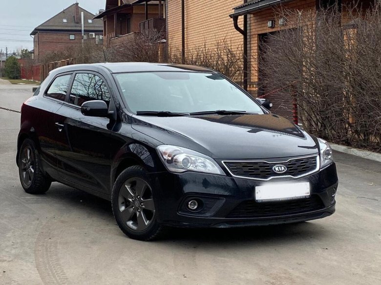 Киа СИД 2011 хэтчбек черный