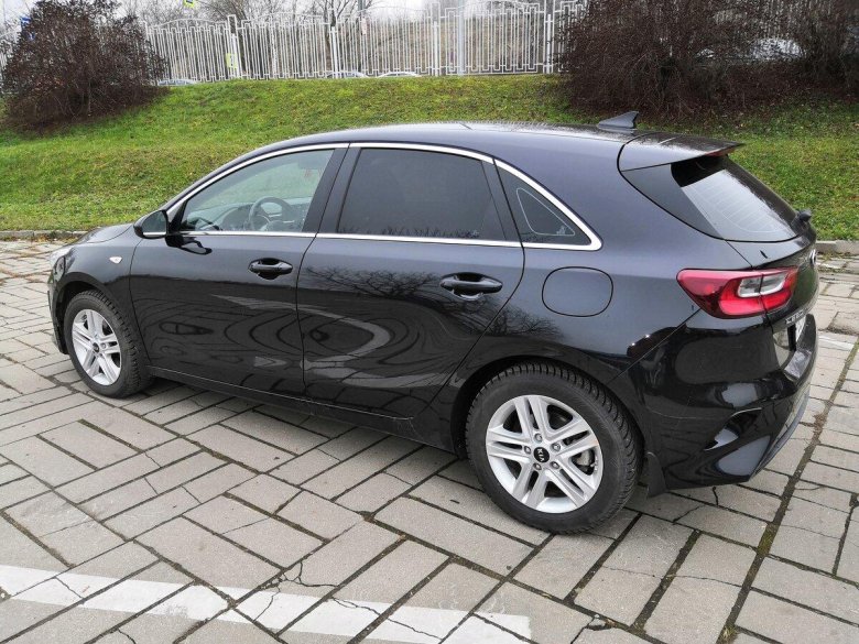 Kia Ceed 2018 черная