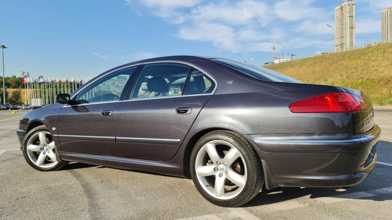 Peugeot 607