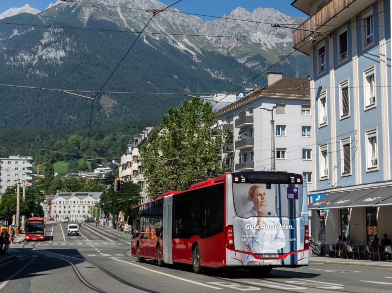 Уличное фото