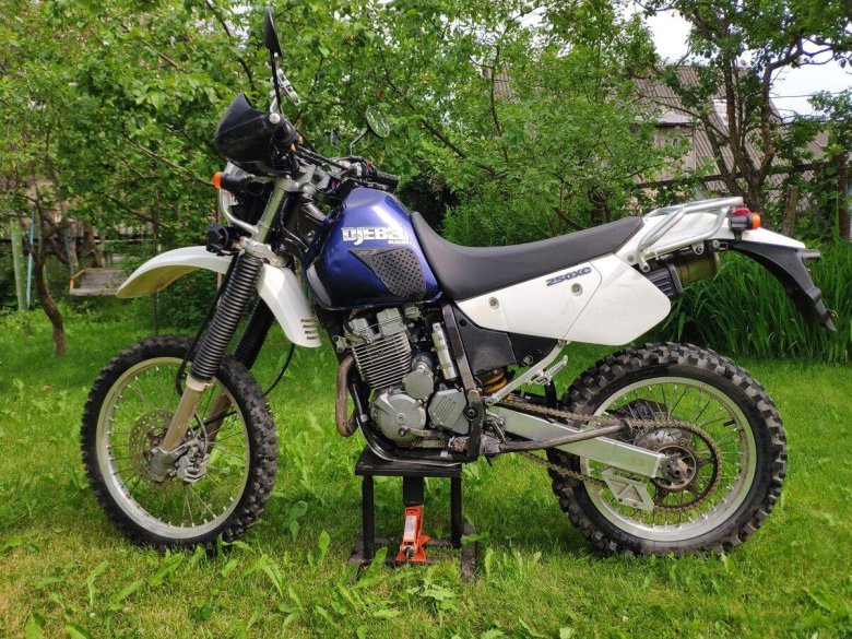 Suzuki Djebel 250 2004