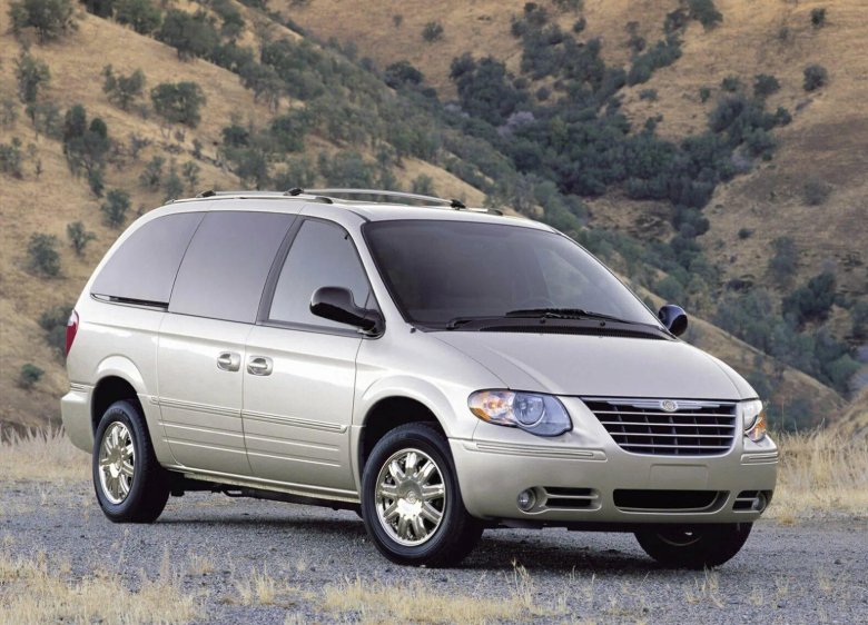 Chrysler Town &amp; Country IV Рестайлинг 2004 - 2007 минивэн
