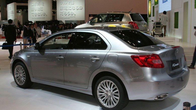 Сузуки седан Кизаши