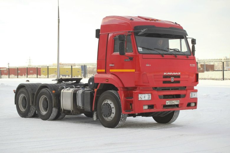 КАМАЗ-6460 седельный тягач