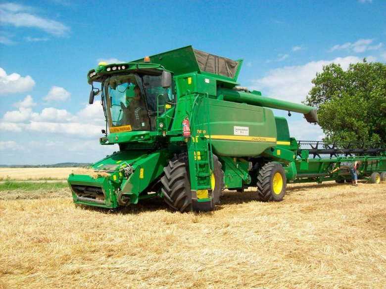 Зерноуборочный комбайн John Deere