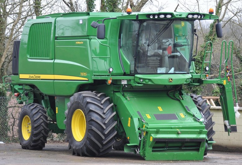 Комбайн Джон Дир