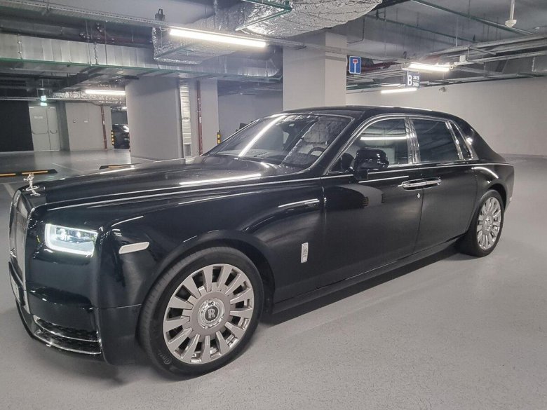 Rolls-royce phantom vii