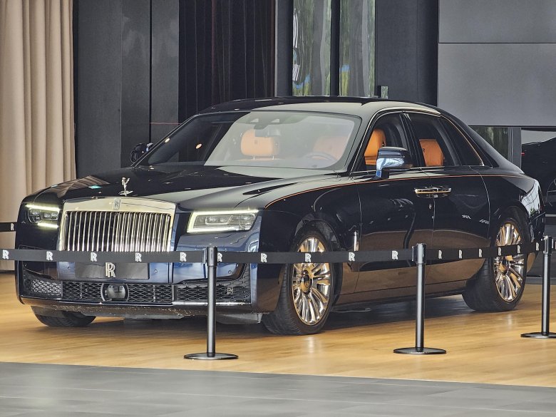 Rolls Royce Ghost 2023