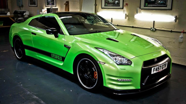 Nissan GTR r35 салатовый
