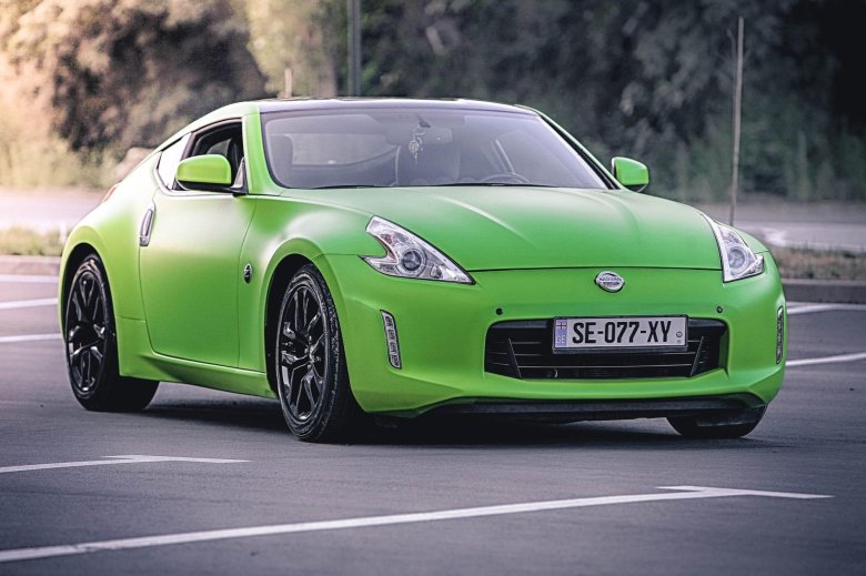 Nissan 350z зеленый