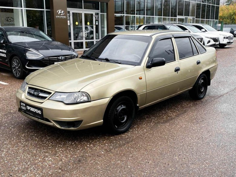 Машина Daewoo Nexia