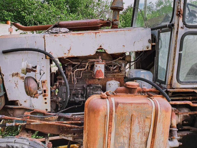 Трактор ЮМЗ 6002