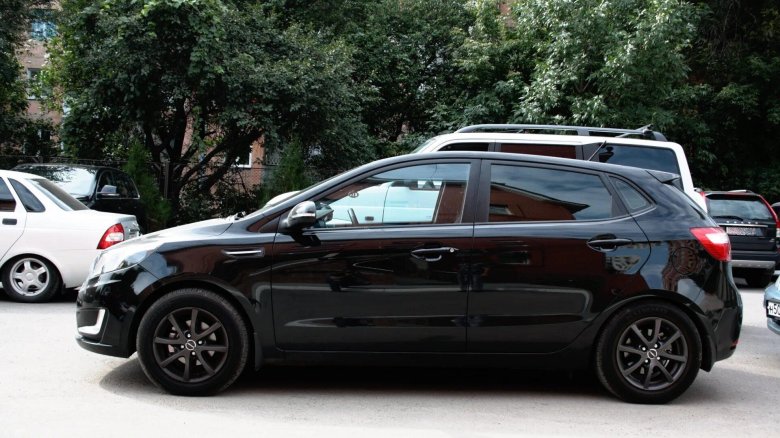 Kia Rio 2012 хэтчбек черная