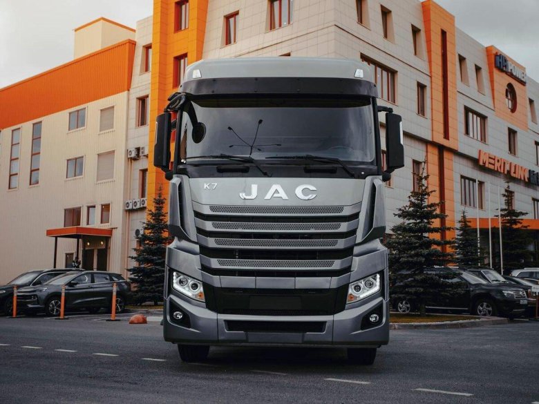 Тягач JAC k7