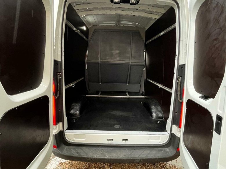 Внутри автомобиля