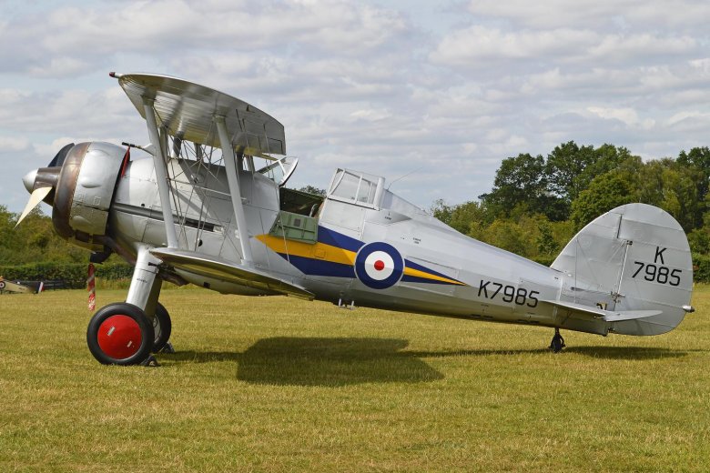 Самолет биплан Глостер Гладиатор