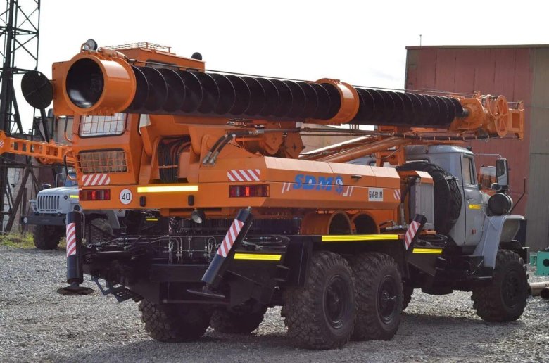 Бурильно-сваебойная машина БМ-811