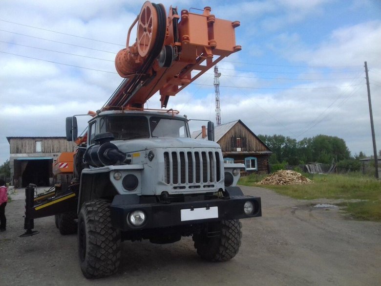 Бурильно крановая машина