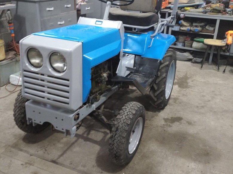 Минитрактор КМЗ-012 на гусеницах