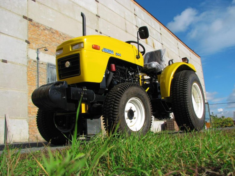 МТЗ-320 С газонными колёсами