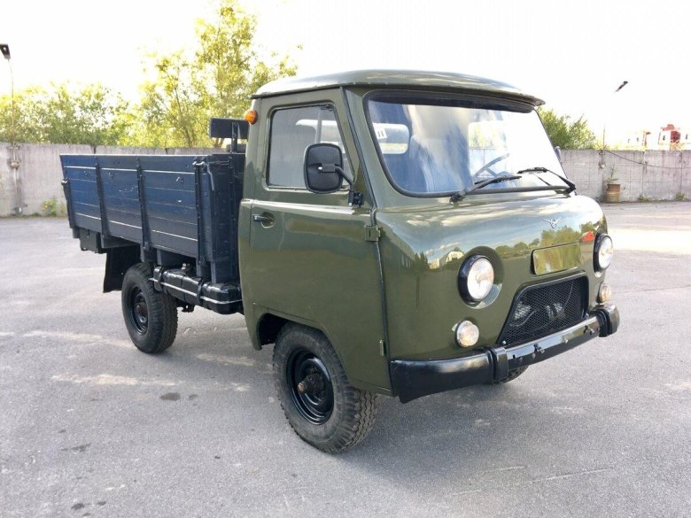 УАЗ 3303 2.4 МТ,