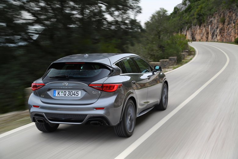 Infiniti q30 Sport