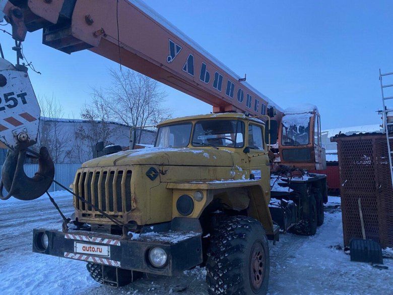 Урал 4320 со стрелой