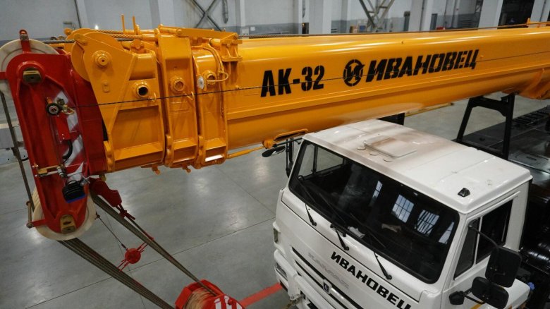 Автокран Ивановец КС-55717к-1