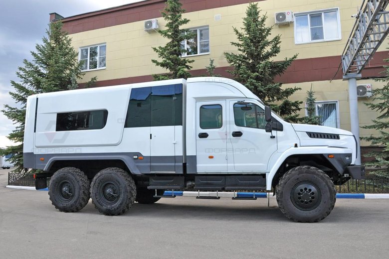 Урал Некст 6х6 автодом