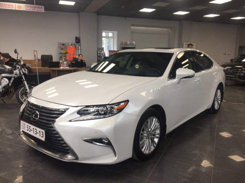 Лексус ЕС 200 2016