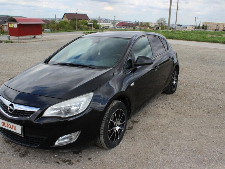 Опель Астра j 2011 года черный