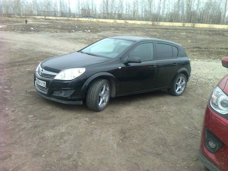 Астра н хэтчбек черный