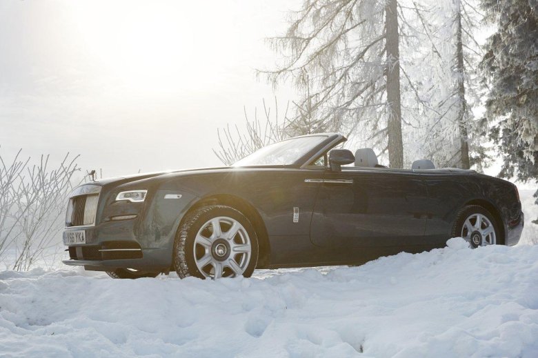 Роллс Ройс зимой в Москве