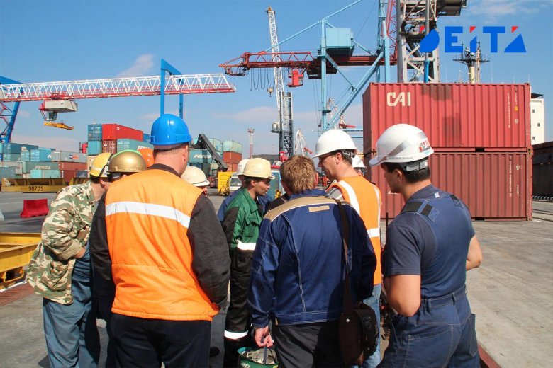 Докер механизатор в порту