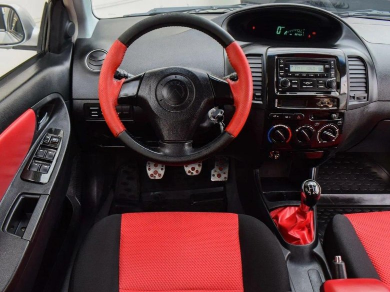 Geely MK Cross 2013 салон