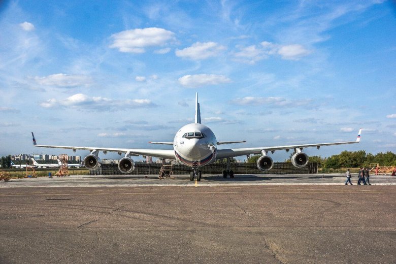 Ilyushin il-96-400 PU range