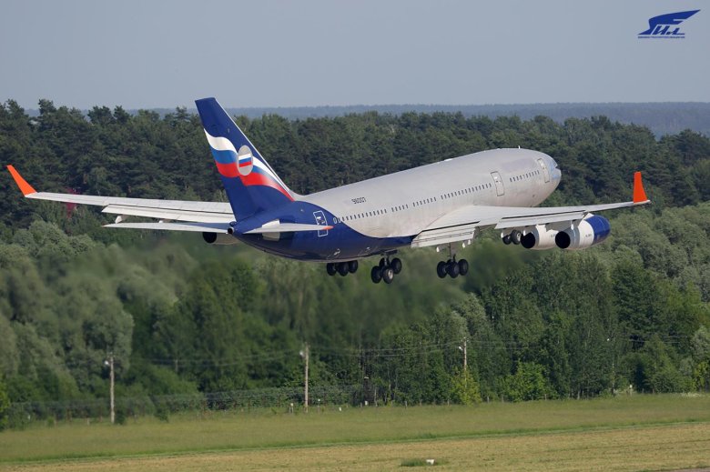 Самолет ил 96