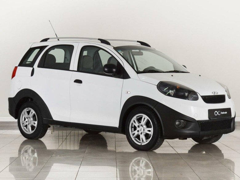 Машина чери Индис