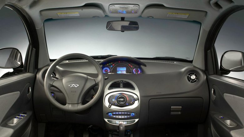 Машина чери Индис