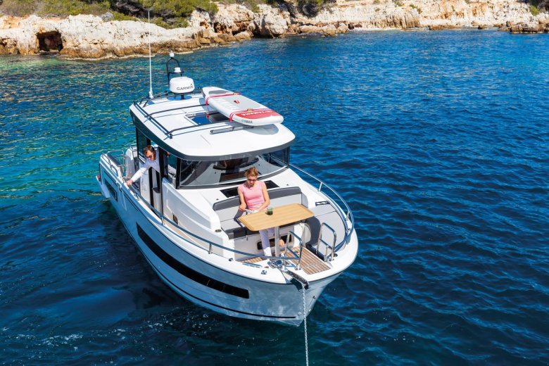 Merry Fisher 895 offshore