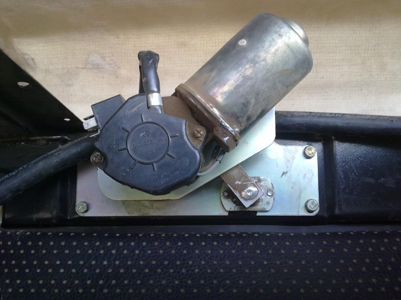 Моторчик стеклоочистителя на МТЗ 82.1