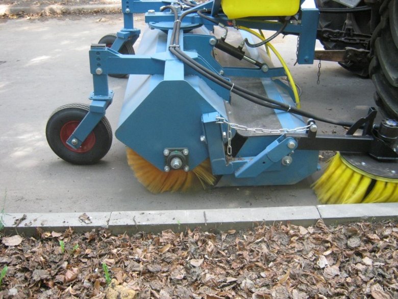 Щетка с бункером для МТЗ 82