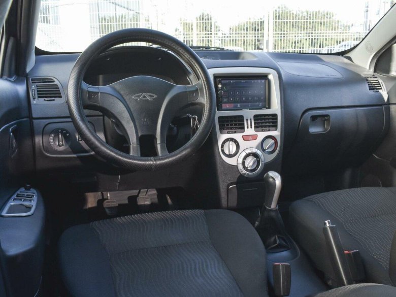 Suzuki Aerio салон