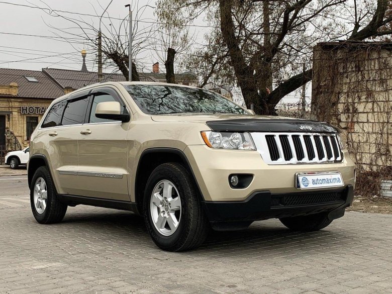 Джип Гранд Чероки 2011 года