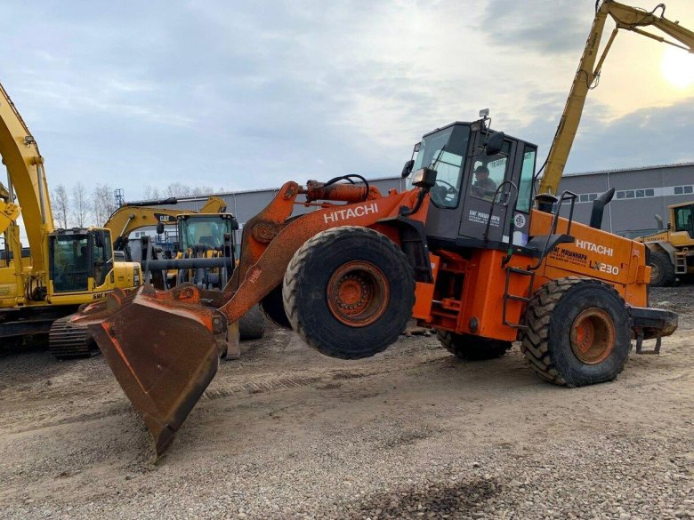 Фронтальный погрузчик Hitachi LX 110